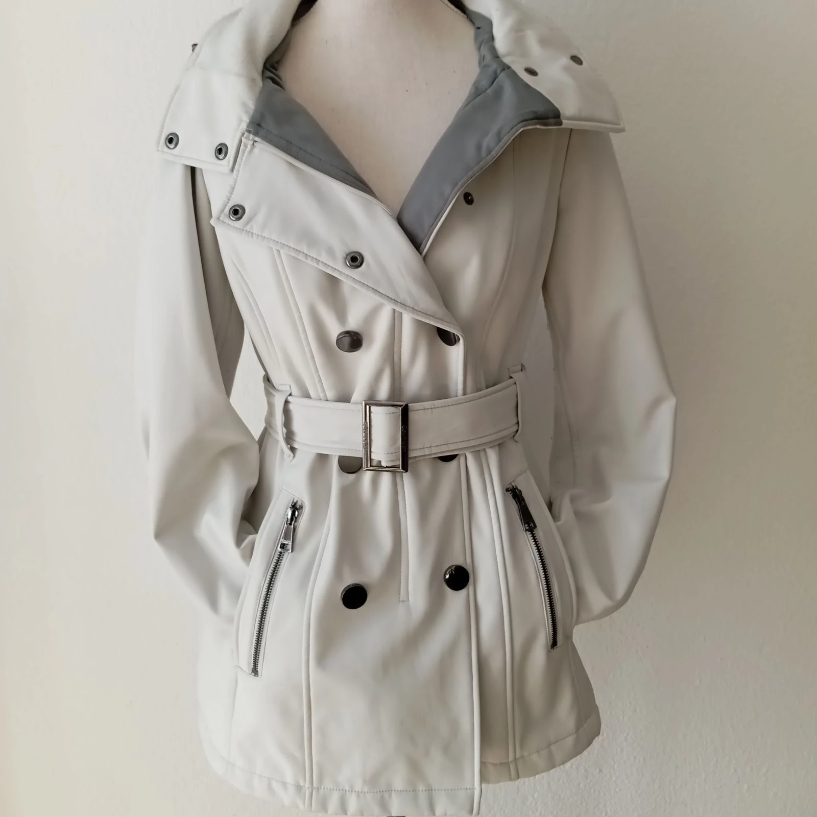 Trench impermeable / Chaqueta mujer Calvin Klein color blanco roto talla M – photo 3